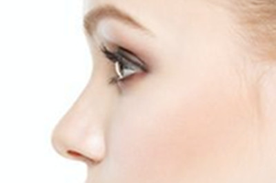 隆鼻后鼻子假体透光应该怎么办？